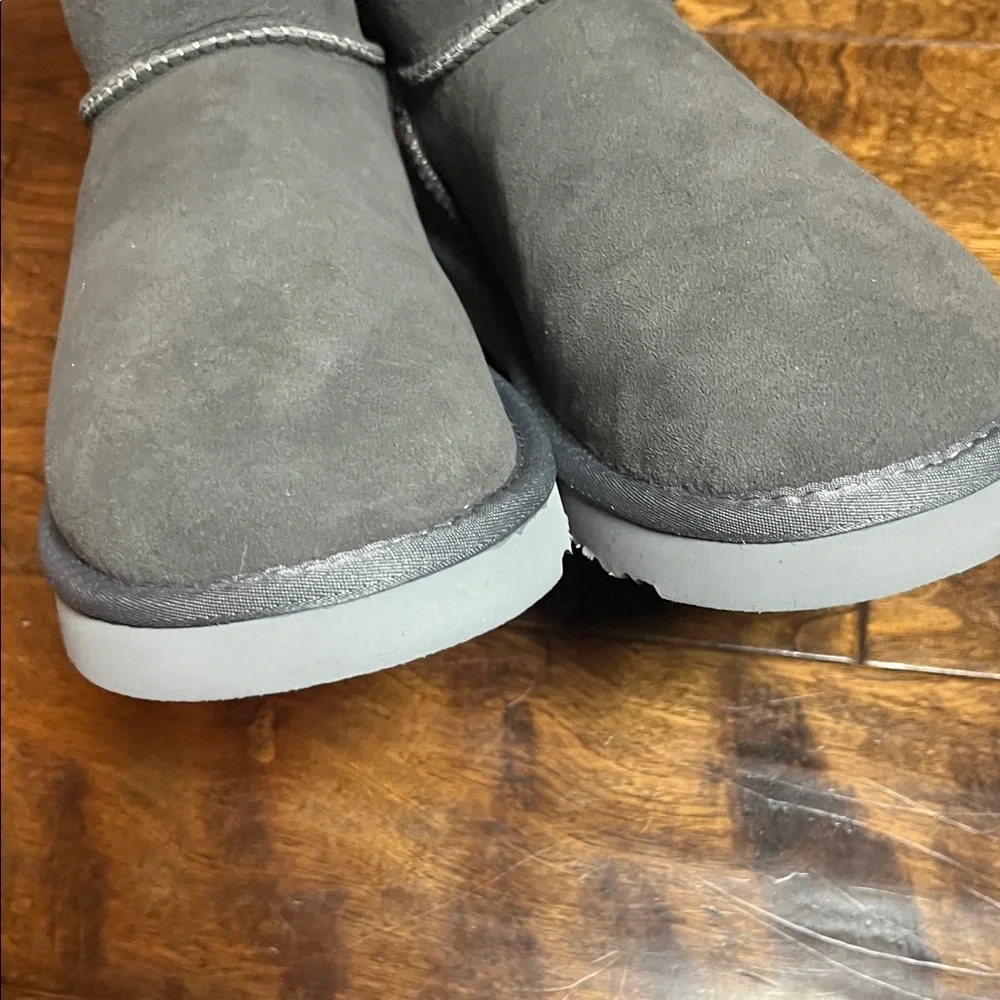 Australian Luxe Collective Gray Extra Short Boots, size 9
